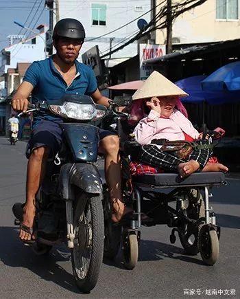 香港的士、报刊亭、超市、连锁店等通过“微信支付HK”完成收费‘suncitygroup太阳成集团’(图1) 太阳成官网